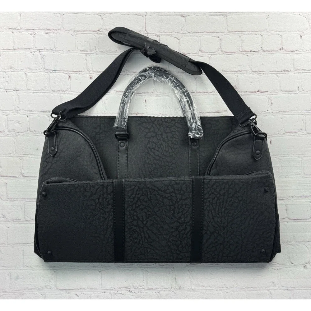 NEW Nike Jordan Icon Duffel Bag 40L Off Noir. Black. LM9021-GOT